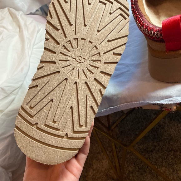 UGG Tazz Platform Slip ons - Picture 7 of 8